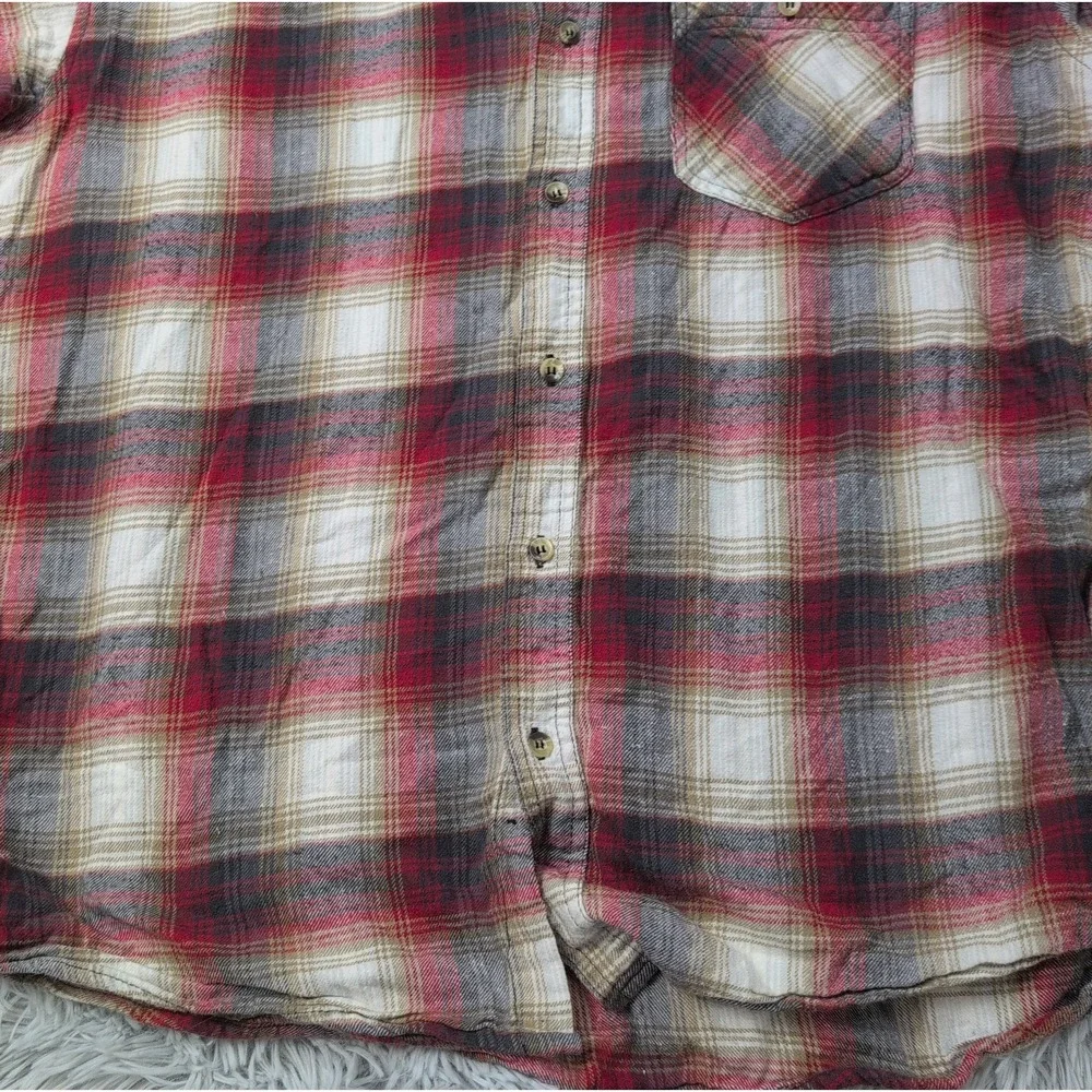 BTC Shirt Mens L Red Plaid Chore Workwear Button Up Pocket Comfort Soft
